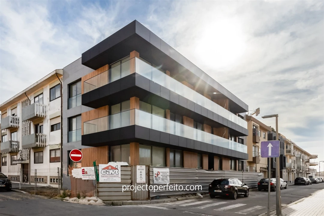 Apartamento T3 para Venda em Espinho Foto 1
