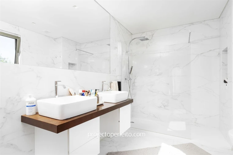 Moradia T4 para Venda em Retorta e Tougues Foto 17