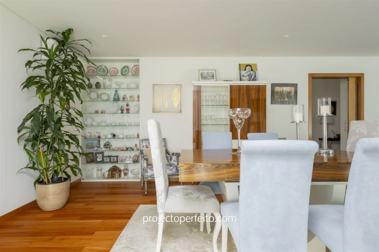 Moradia T4 para Venda em Retorta e Tougues Foto 6