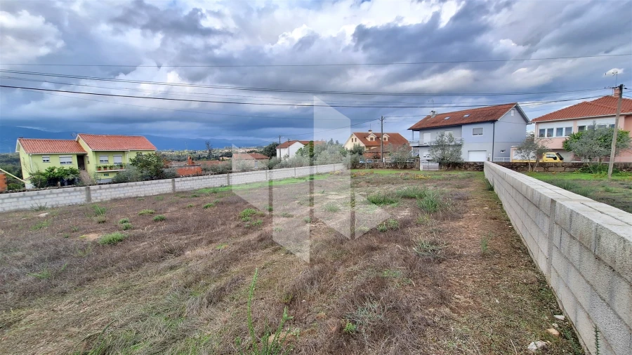 Terreno para Venda em Molelos