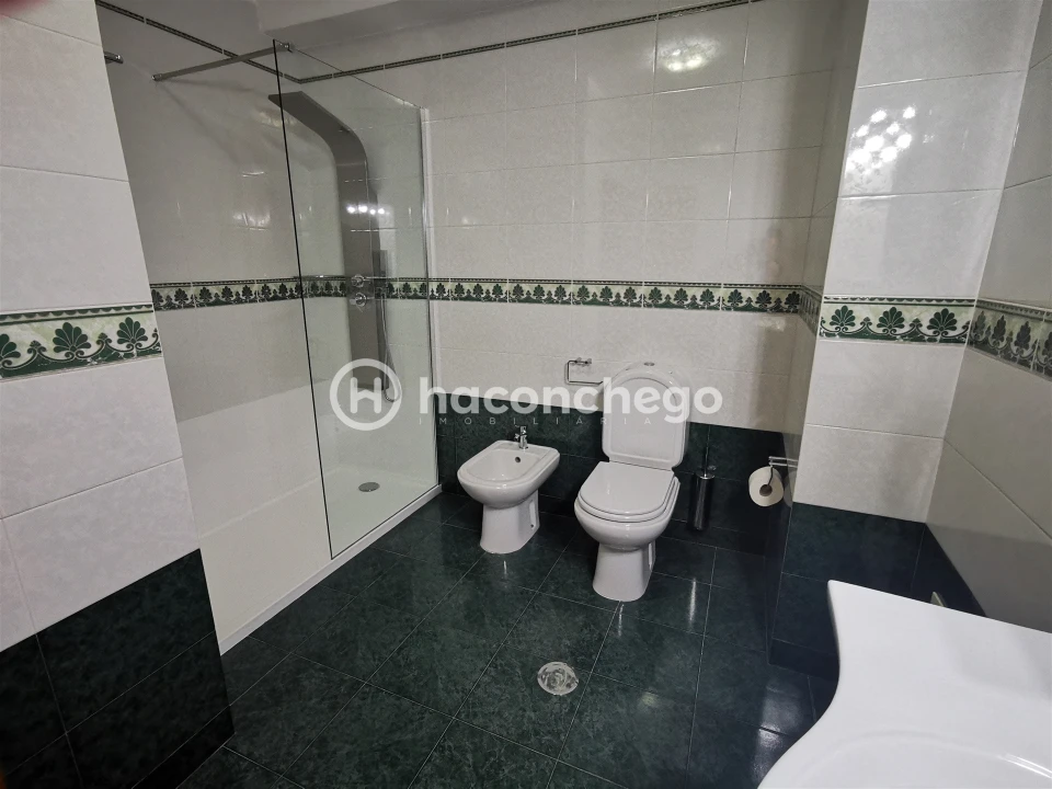Apartamento T2 para Arrendamento em Arcozelo Foto 21