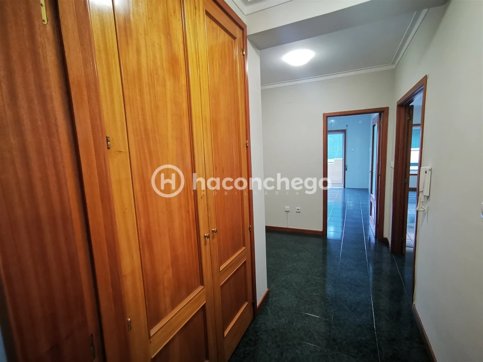 Apartamento T2 para Arrendamento em Arcozelo Foto 15