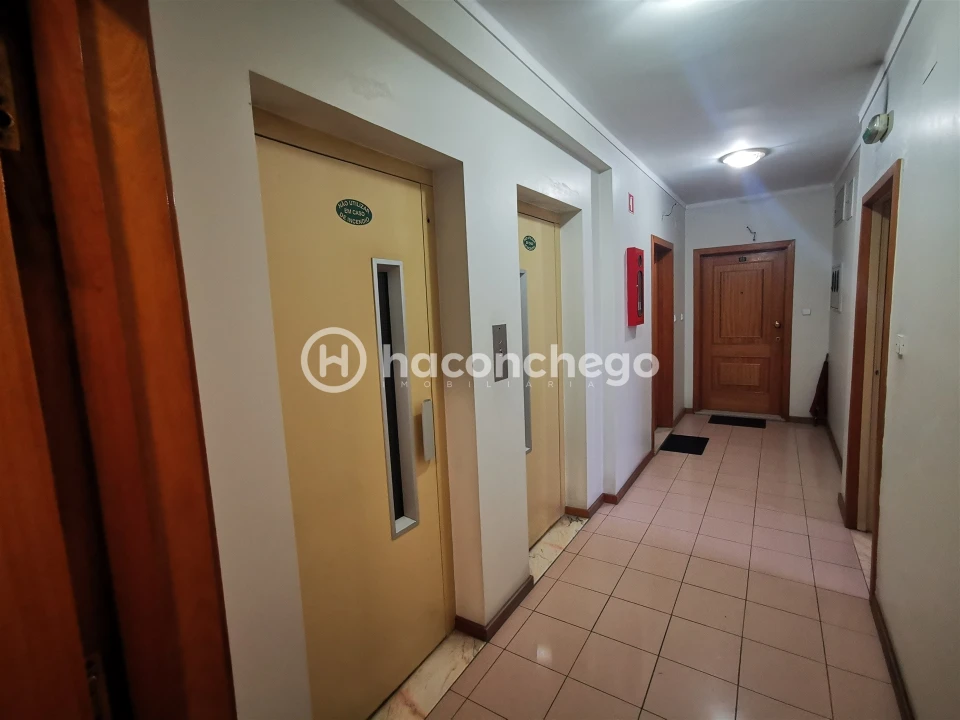 Apartamento T2 para Arrendamento em Arcozelo Foto 2