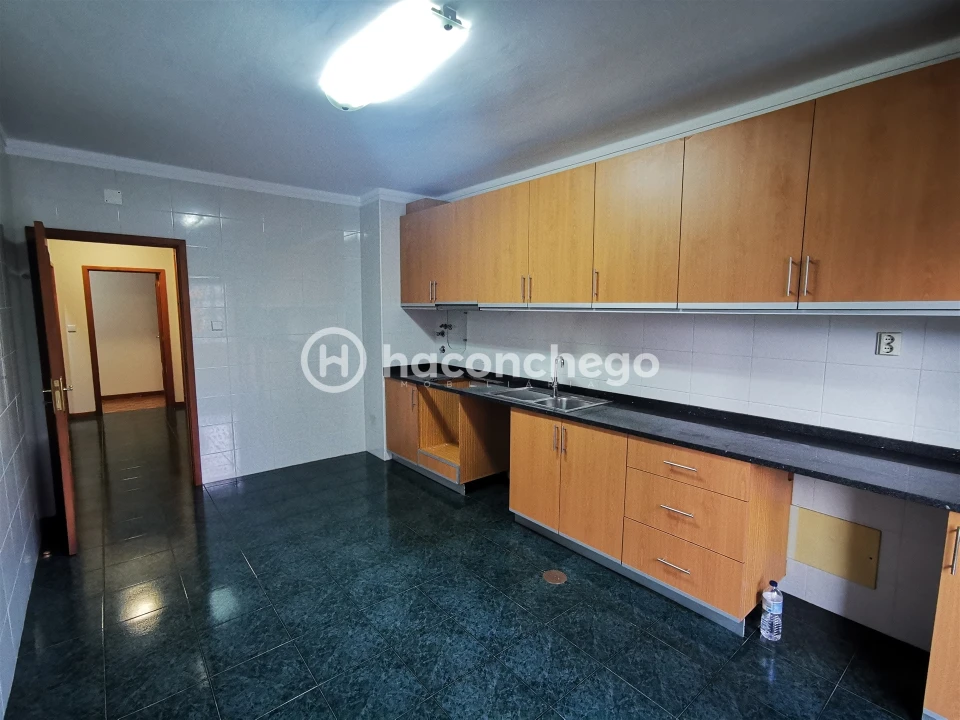 Apartamento T2 para Arrendamento em Arcozelo Foto 5