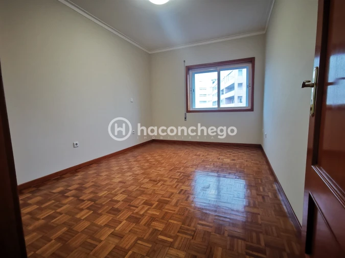 Apartamento T2 para Arrendamento em Arcozelo Foto 18