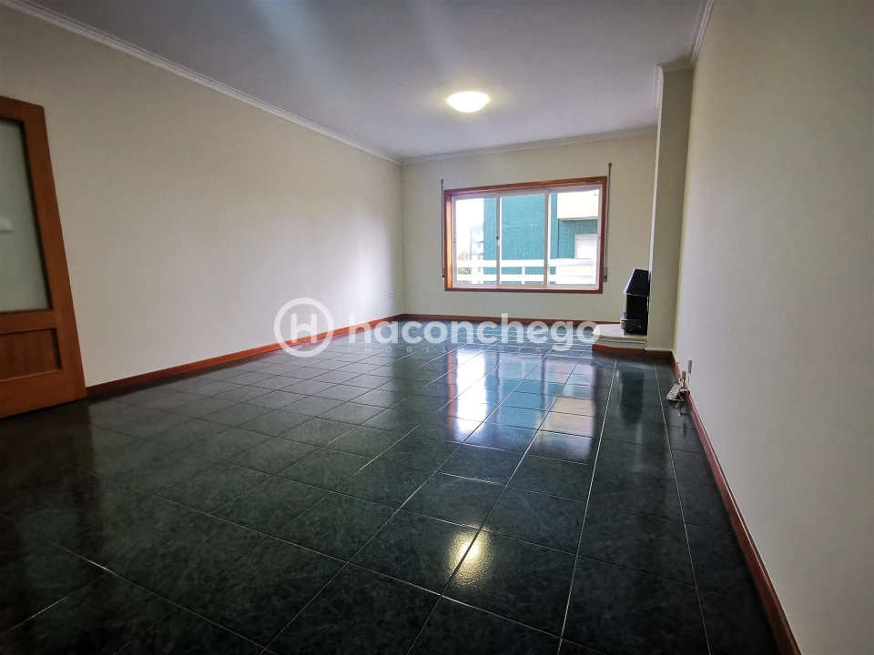 Apartamento T2 para Arrendamento em Arcozelo Foto 10