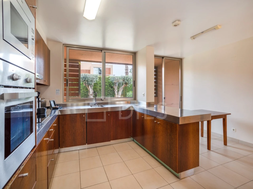 Moradia T4 para Venda em Guia Foto 8