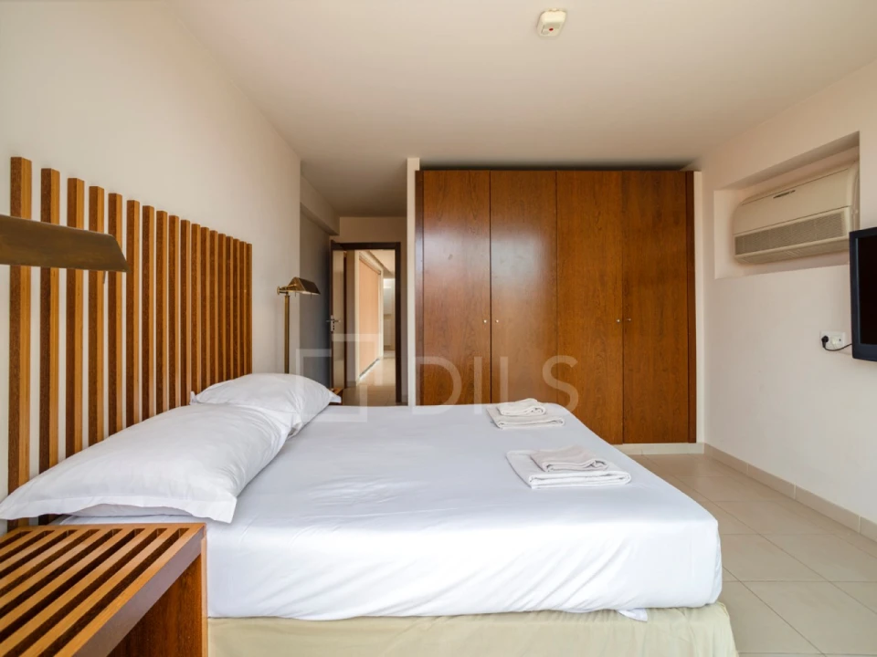 Moradia T4 para Venda em Guia Foto 15