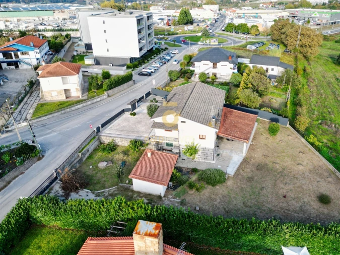 Moradia T3 para Venda em Guilhufe e Urrô Foto 33