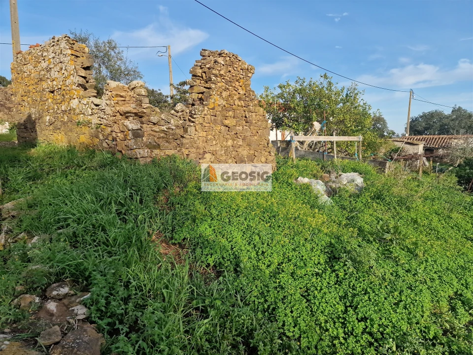 Moradia T0 para Venda em Santa Cruz Foto 1