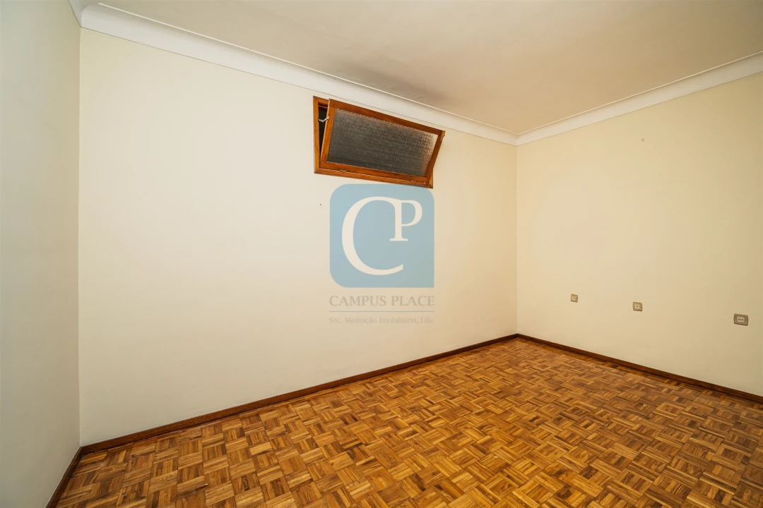 Moradia T5 para Venda em Oliveira do Douro Foto 7