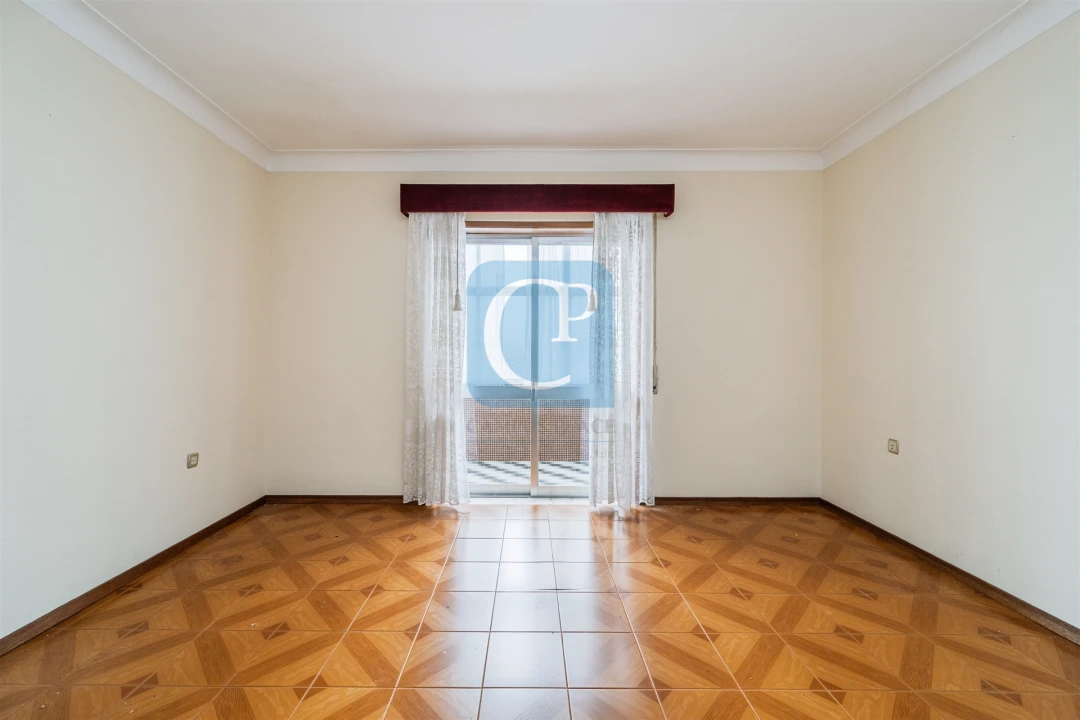 Moradia T5 para Venda em Oliveira do Douro Foto 11