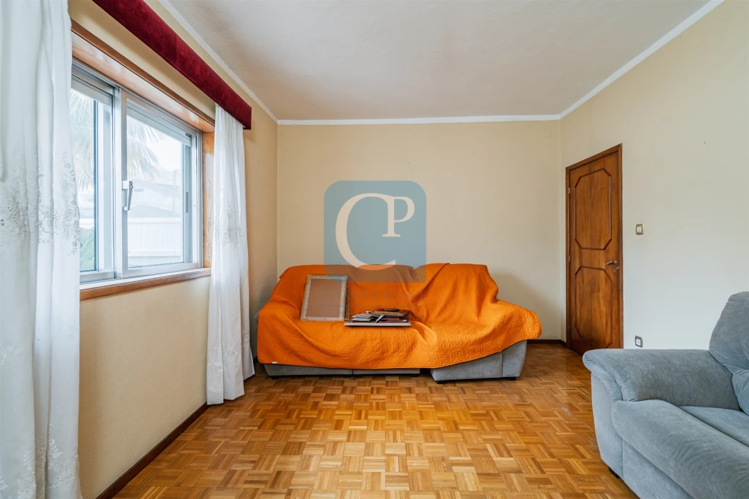 Moradia T5 para Venda em Oliveira do Douro Foto 21