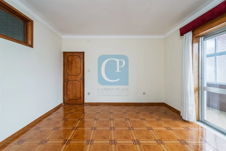 Moradia T5 para Venda em Oliveira do Douro Foto 28