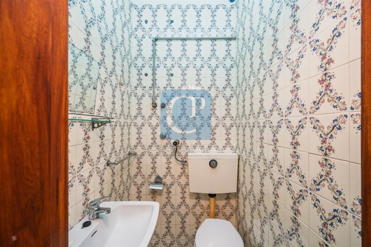 Moradia T5 para Venda em Oliveira do Douro Foto 26