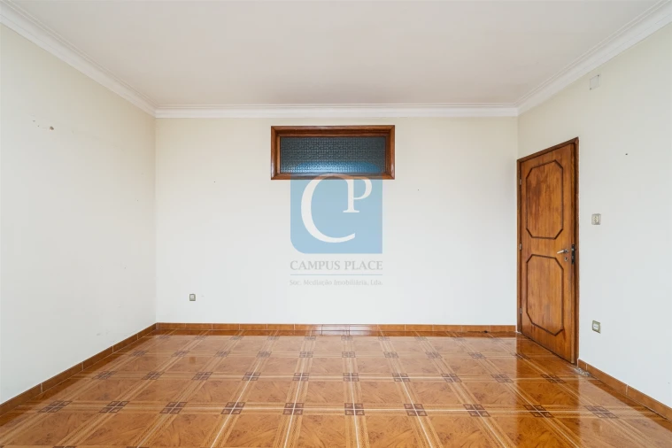 Moradia T5 para Venda em Oliveira do Douro Foto 29