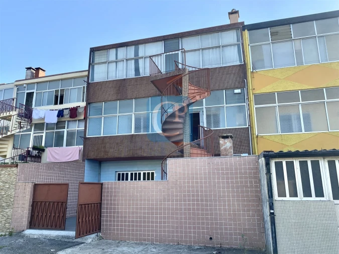 Moradia T5 para Venda em Oliveira do Douro Foto 28