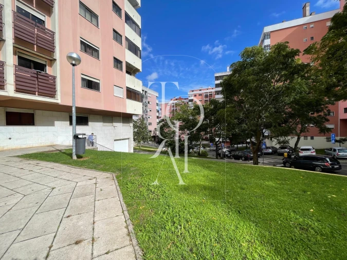 Apartamento T1 para Venda em Cacém e São Marcos Foto 13