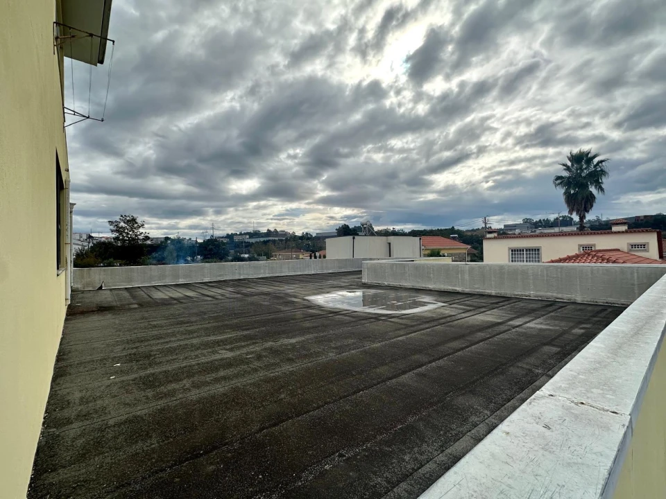 Loja para Venda em Carvalhosa Foto 14