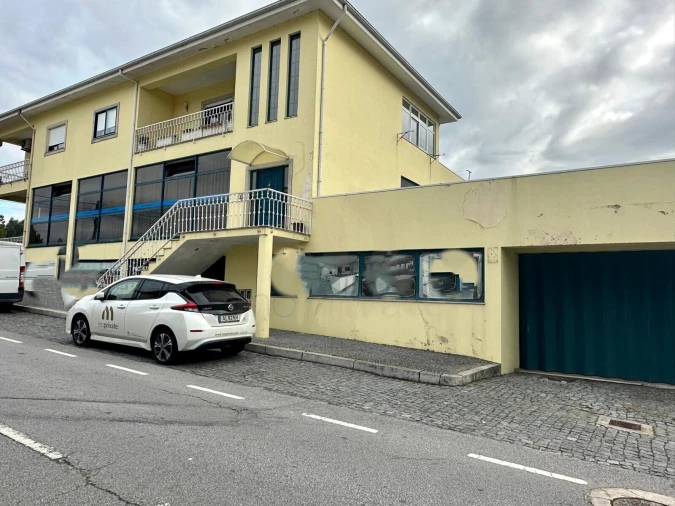 Loja para Venda em Carvalhosa