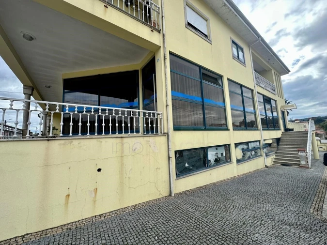 Loja para Venda em Carvalhosa Foto 2