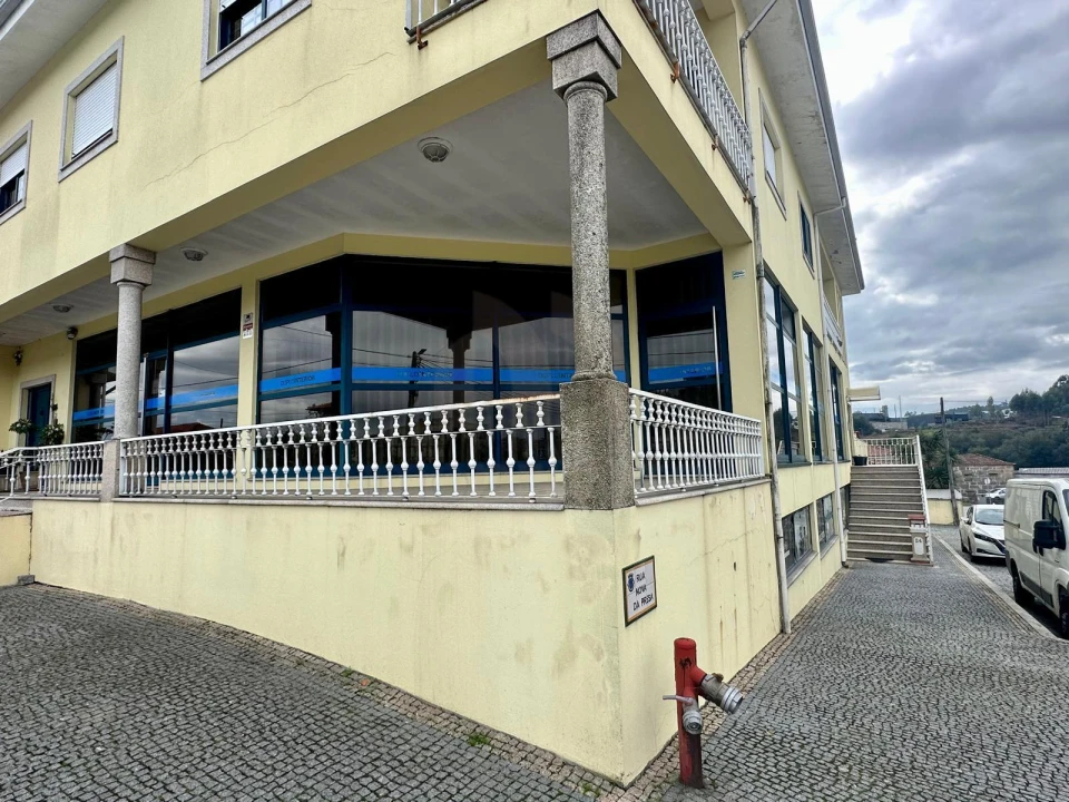 Loja para Venda em Carvalhosa Foto 3