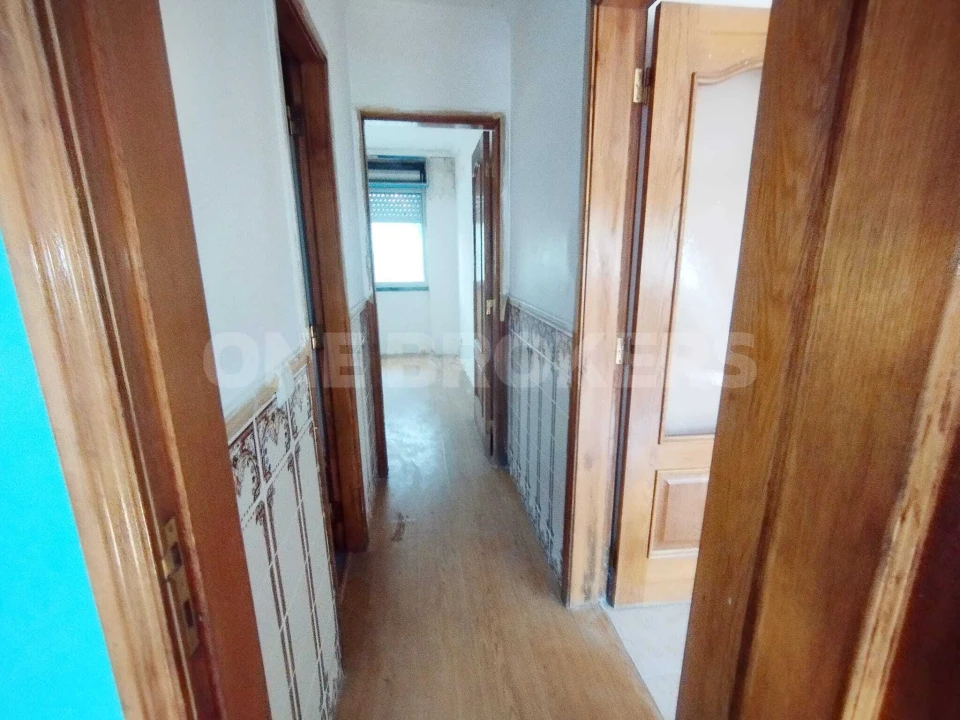 Apartamento T2 para Venda em Benfica Foto 3