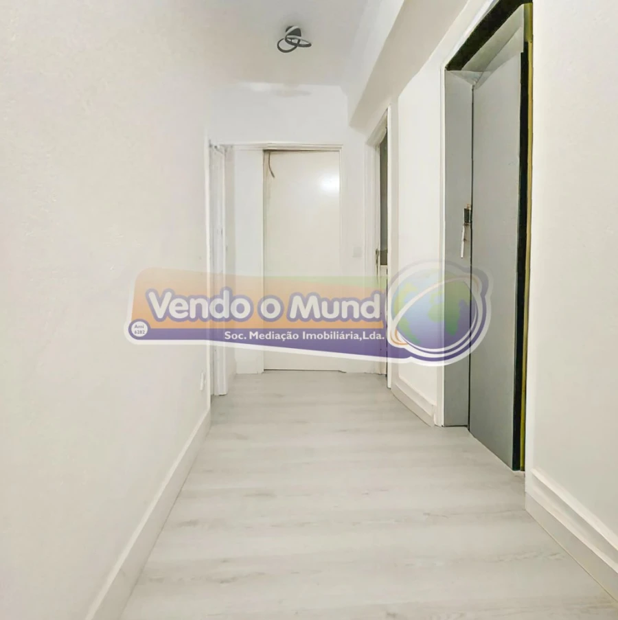 Apartamento T2 para Venda em Vila Franca de Xira Foto 5