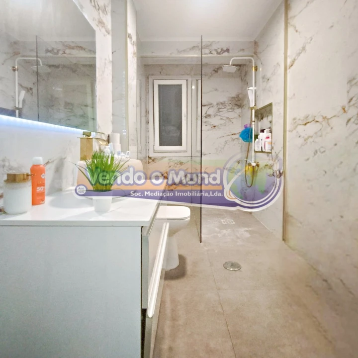 Apartamento T2 para Venda em Vila Franca de Xira Foto 9