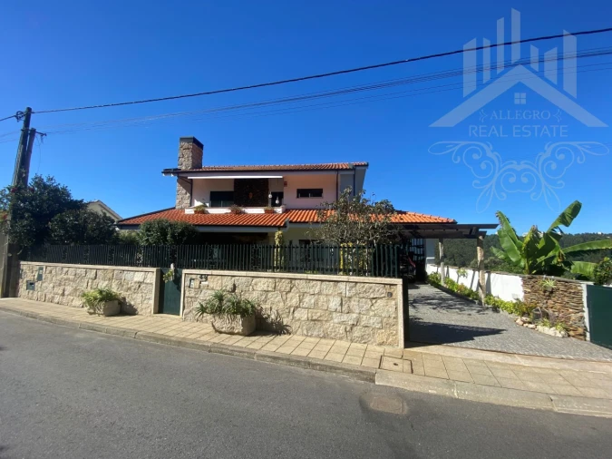 Moradia T5 para Venda em Foz do Sousa e Covelo