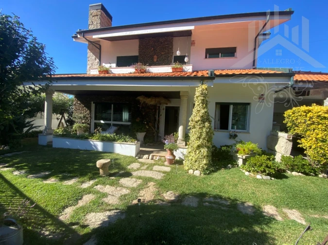 Moradia T5 para Venda em Foz do Sousa e Covelo Foto 2