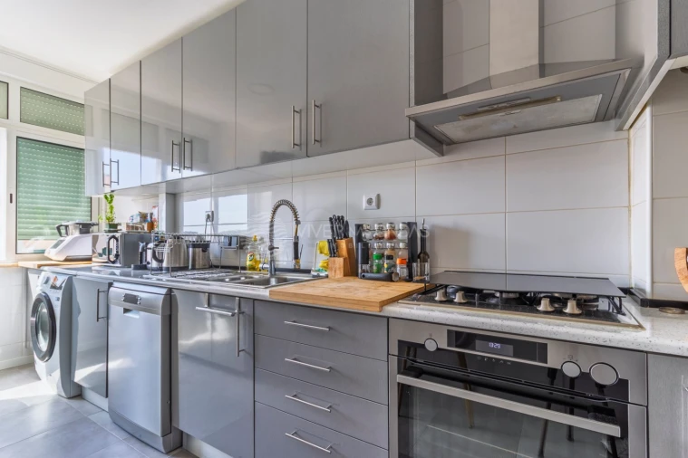 Apartamento T3 para Arrendamento em Carnaxide e Queijas Foto 8