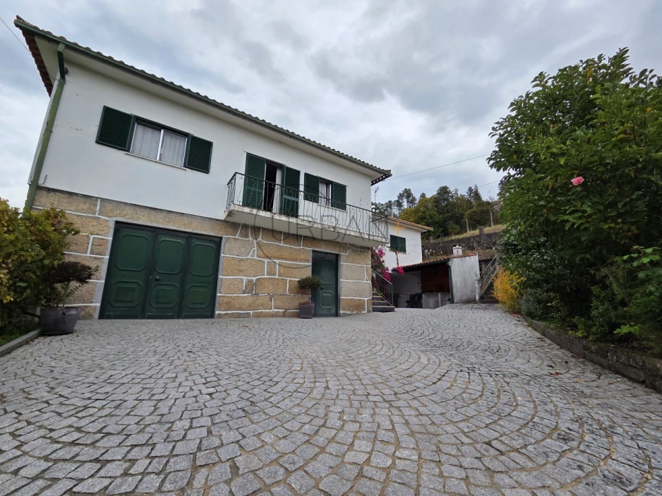 Moradia T3 para Venda em São Miguel do Mato Foto 2