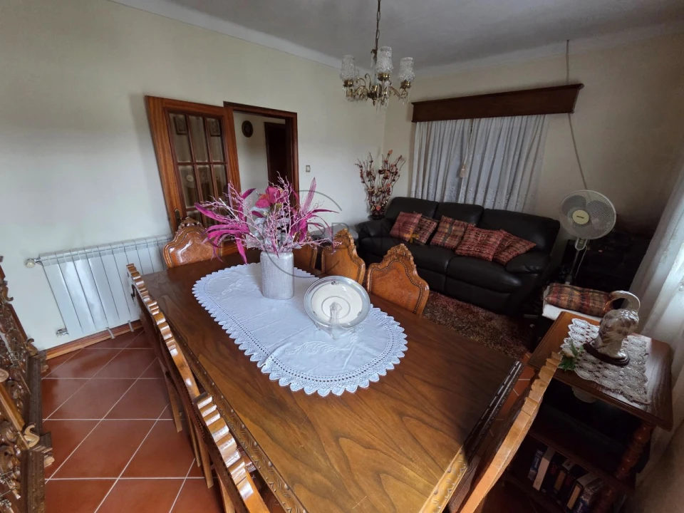 Moradia T3 para Venda em São Miguel do Mato Foto 9