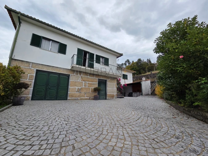 Moradia T3 para Venda em São Miguel do Mato Foto 2