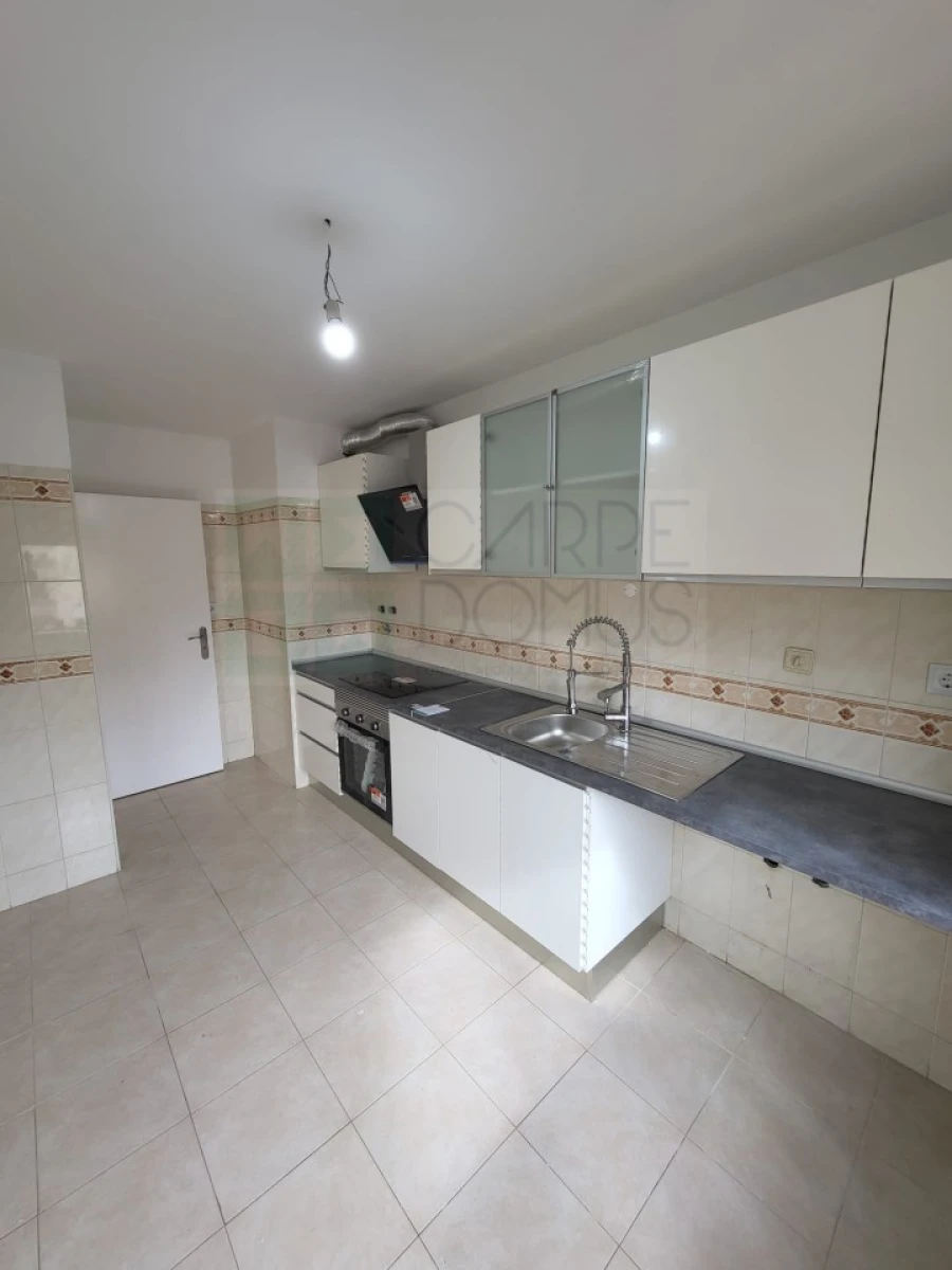 Apartamento T2 para Venda em Algueirão-Mem Martins Foto 13