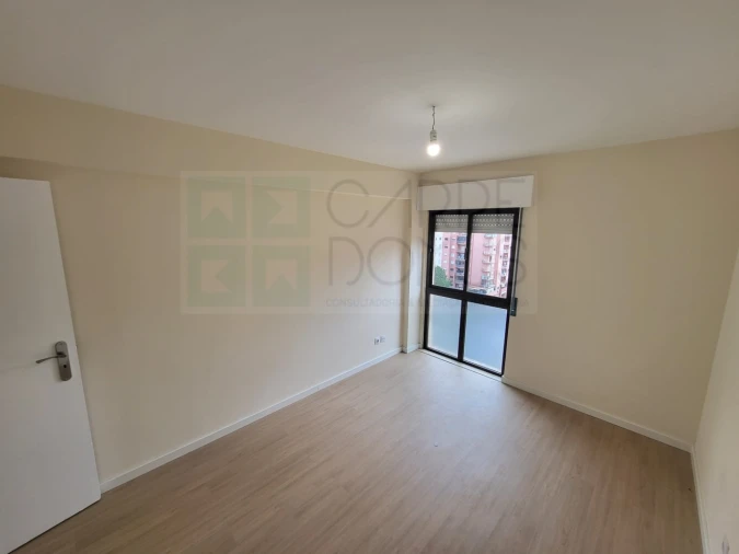 Apartamento T2 para Venda em Algueirão-Mem Martins Foto 25