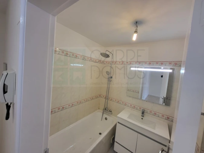Apartamento T2 para Venda em Algueirão-Mem Martins Foto 32