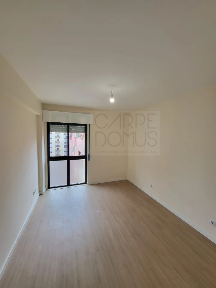 Apartamento T2 para Venda em Algueirão-Mem Martins Foto 34