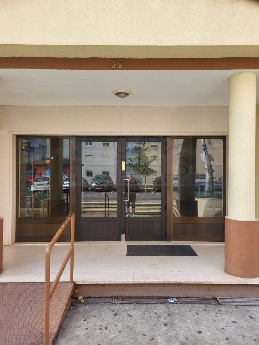 Apartamento T2 para Venda em Algueirão-Mem Martins Foto 42