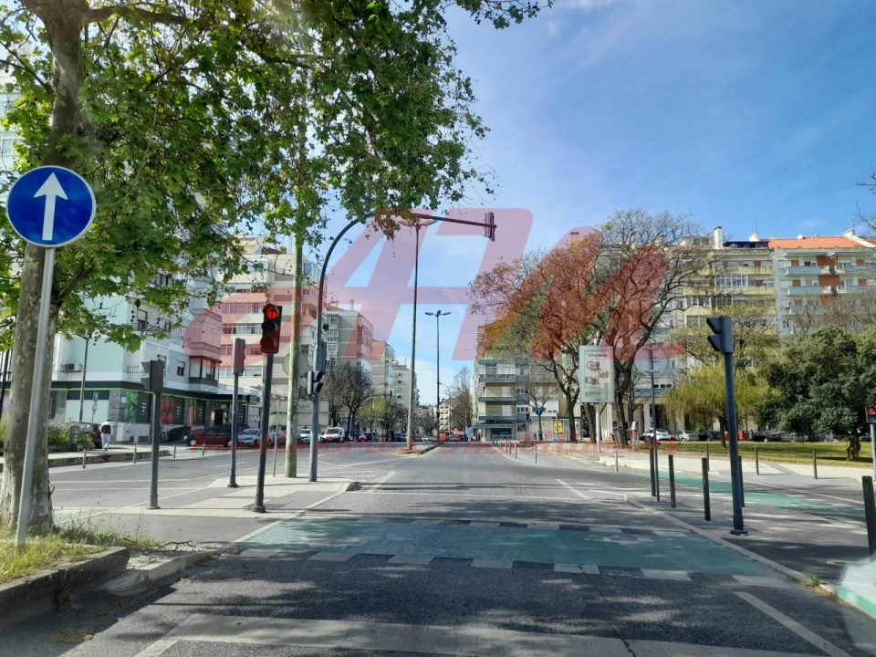 Apartamento T3 para Venda em Massamá e Monte Abraão Foto 10