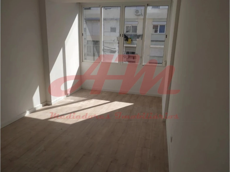 Apartamento T3 para Venda em Águas Livres Foto 13