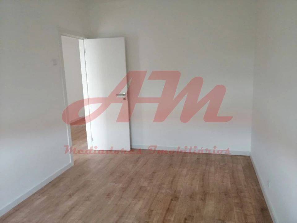 Apartamento T3 para Venda em Águas Livres Foto 28