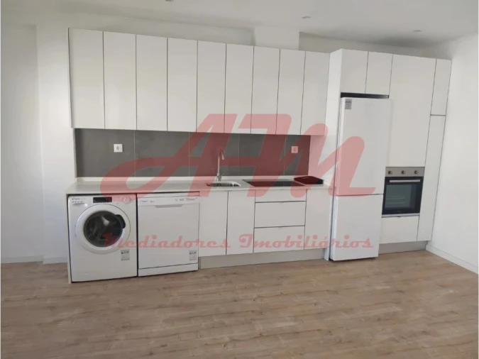 Apartamento T3 para Venda em Águas Livres Foto 2