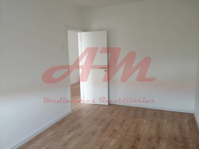 Apartamento T3 para Venda em Águas Livres Foto 29