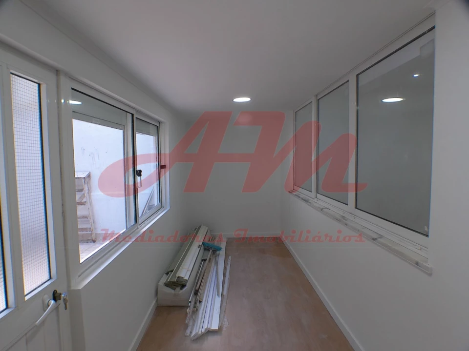 Apartamento T1 para Venda em Venteira Foto 16