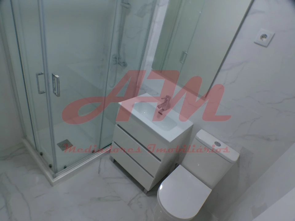 Apartamento T1 para Venda em Venteira Foto 22