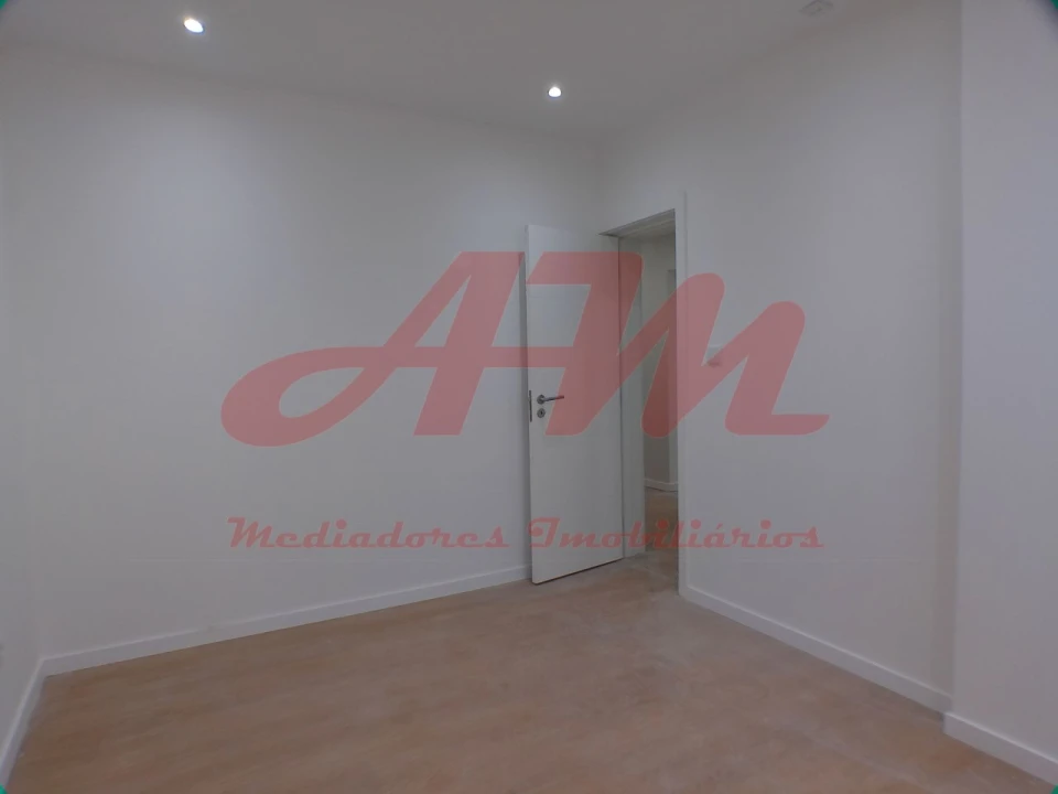 Apartamento T1 para Venda em Venteira Foto 27