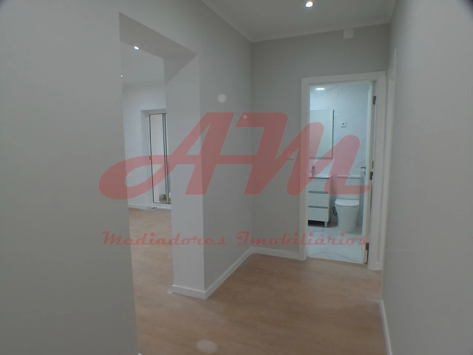 Apartamento T1 para Venda em Venteira Foto 32