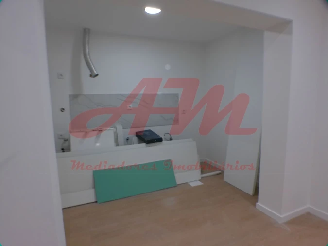 Apartamento T1 para Venda em Venteira Foto 2